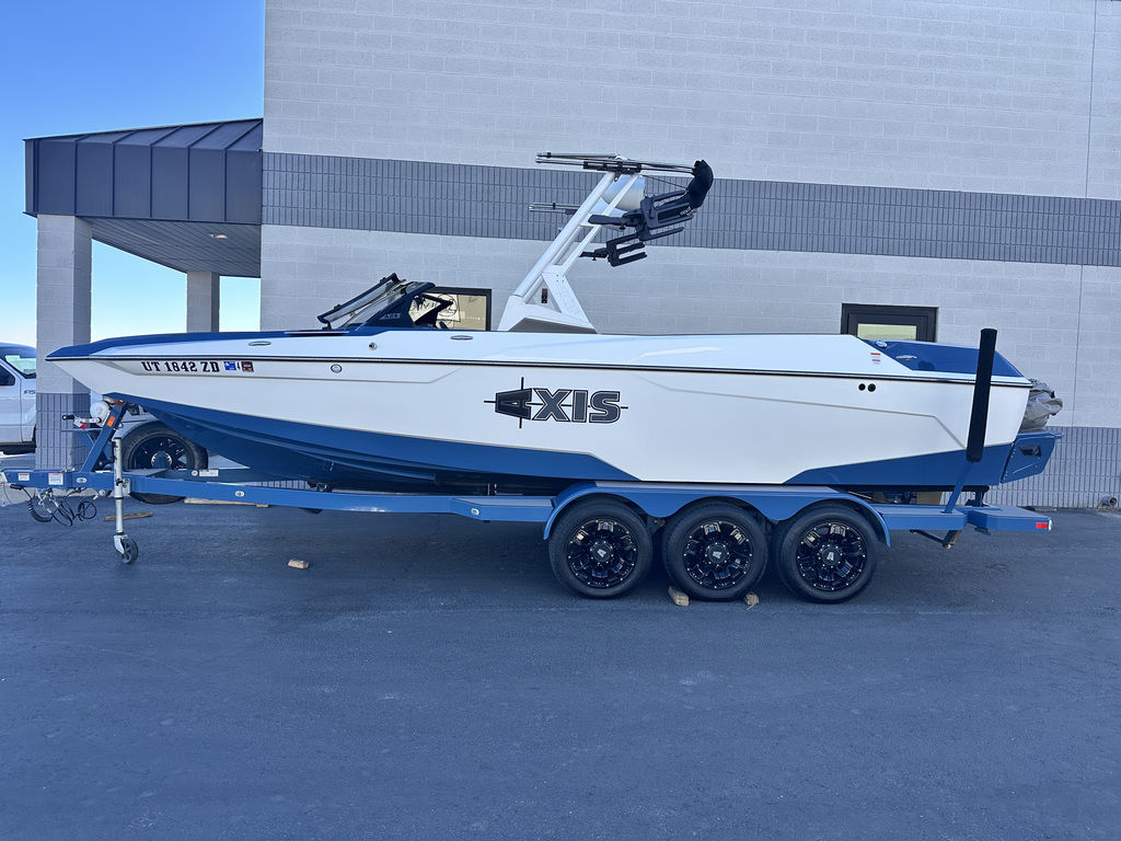 boat.Title