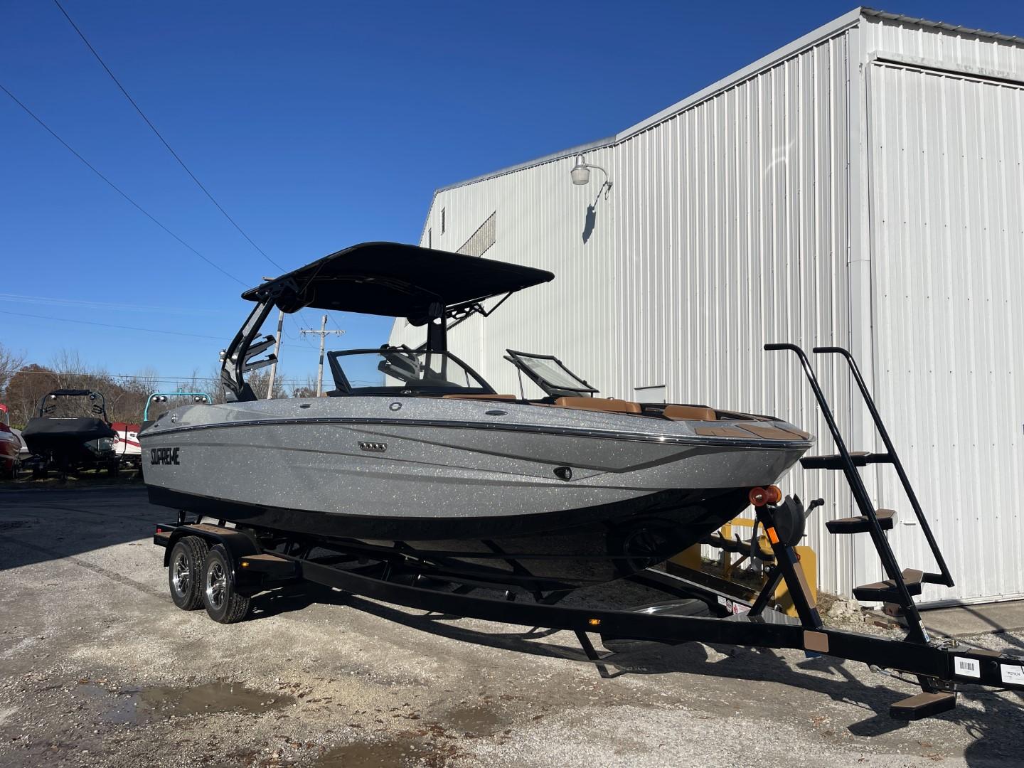 Supreme Boats S240 V-Drive 24 2024