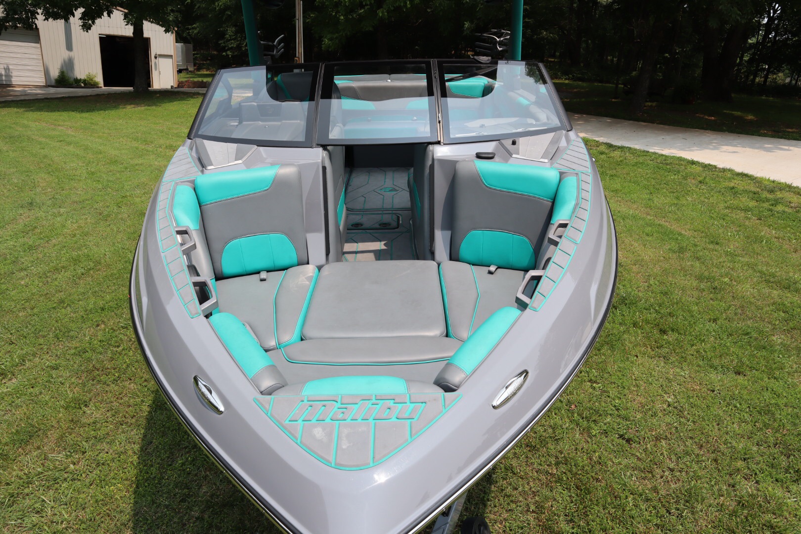 2022 Malibu 22 LSV