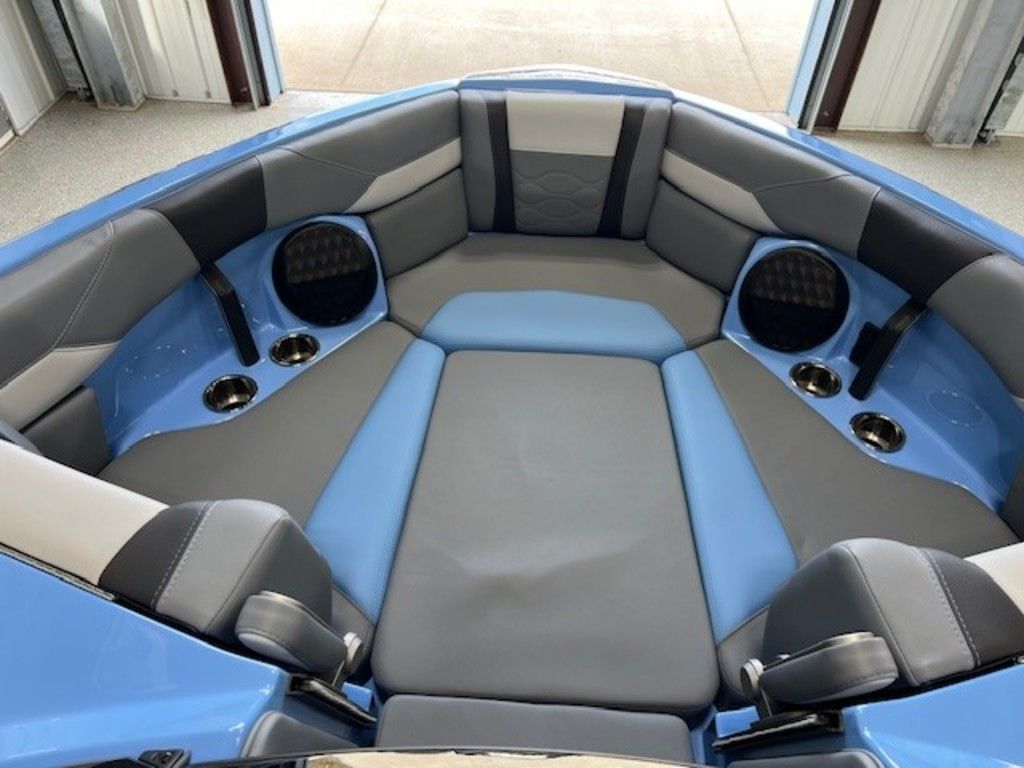 2024 Malibu Boats 23 LSV