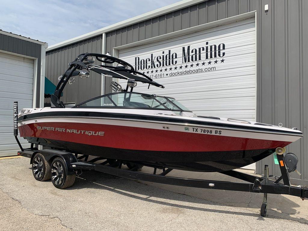 2012 Nautique 230
