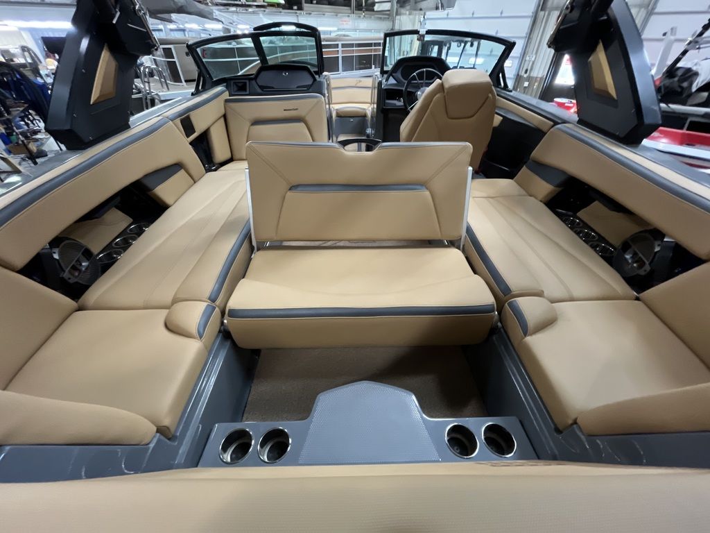 2022 MasterCraft Xstar S