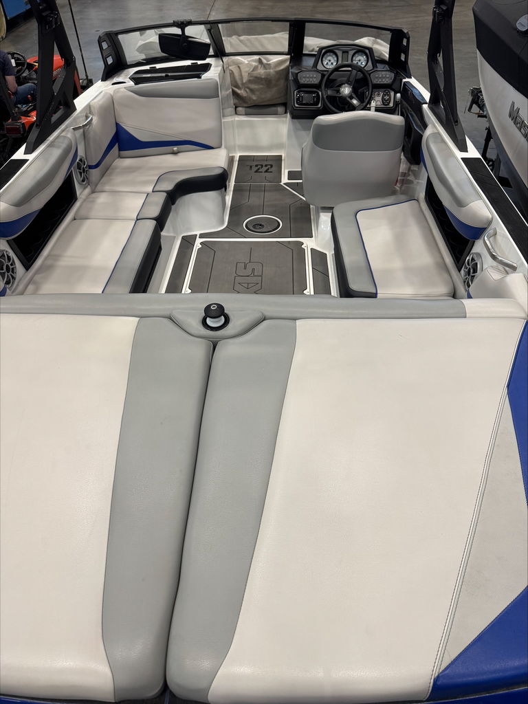2018 Axis Wake Research T22 Icon