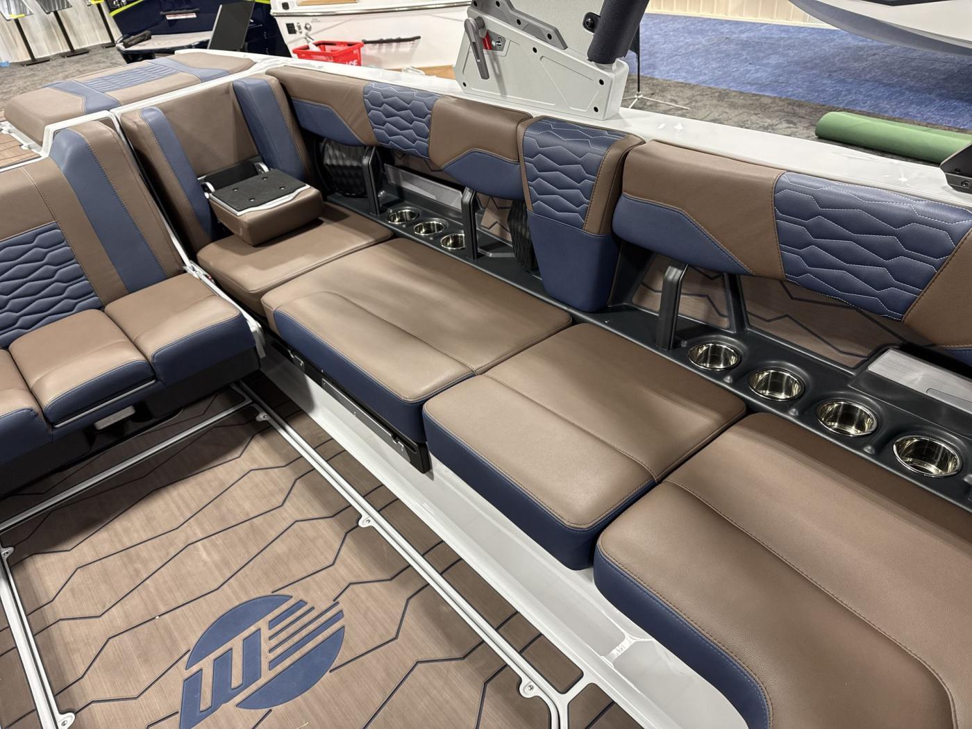 2025 Malibu 24 MXZ