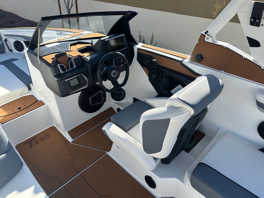 2025 Axis Wake Research T250