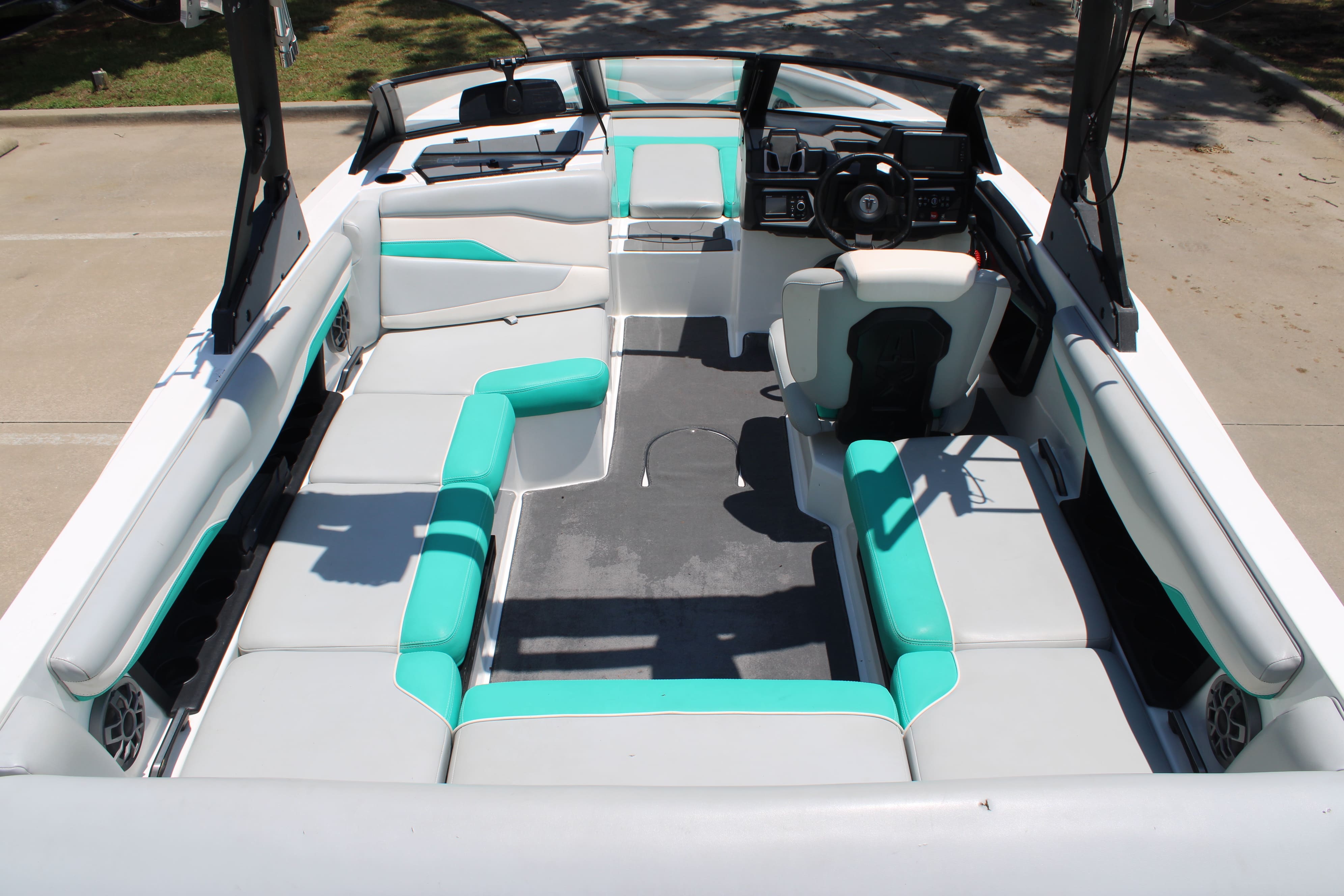 2023 Axis T220