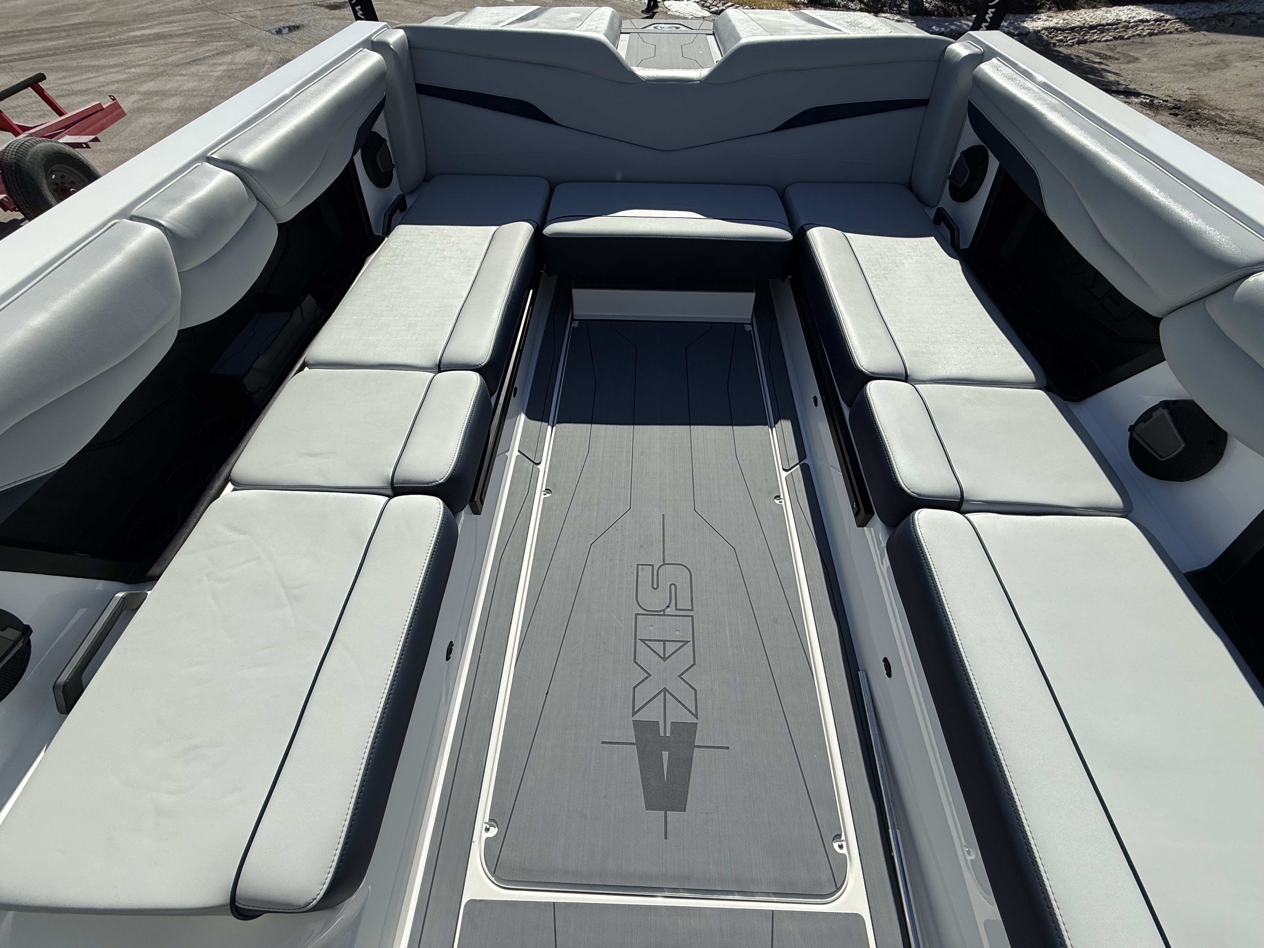 2025 Axis T250