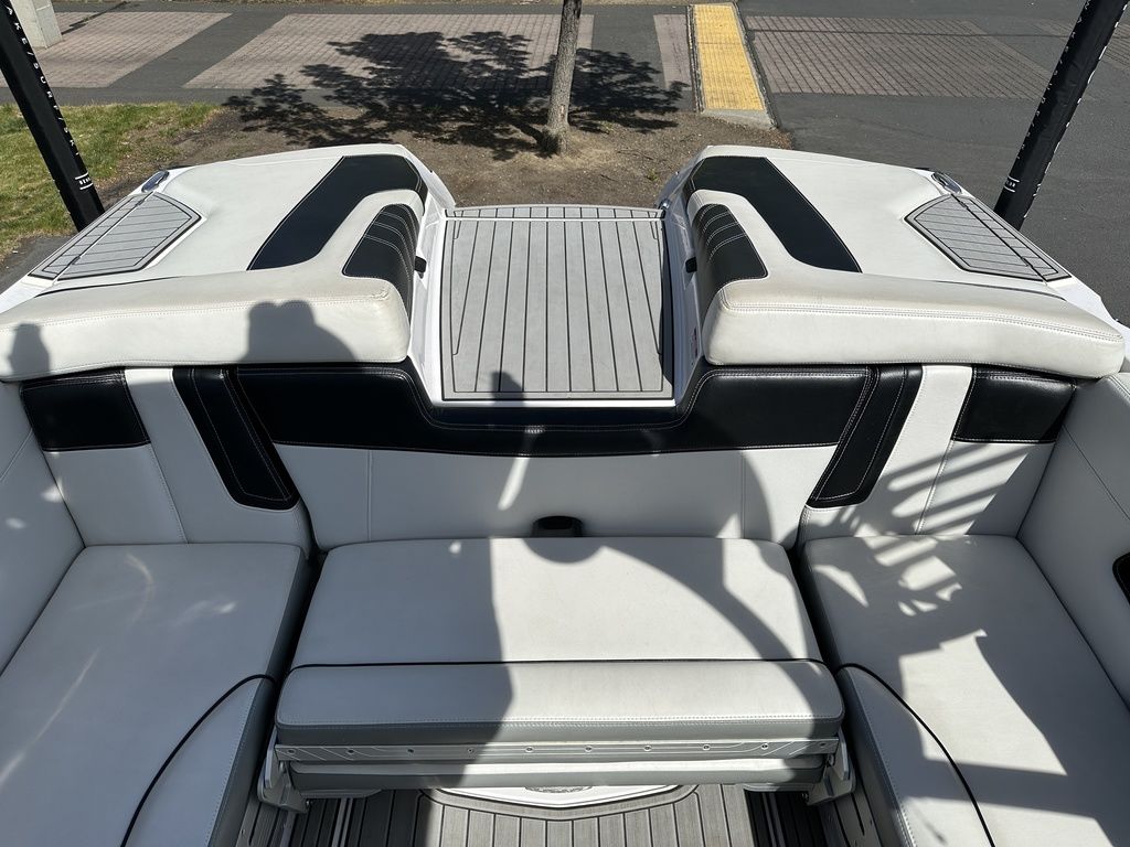 2015 Nautique G23