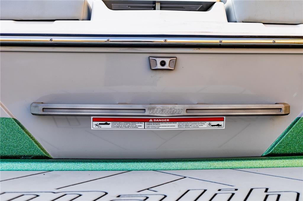 2024 Malibu 22 LSV Icon