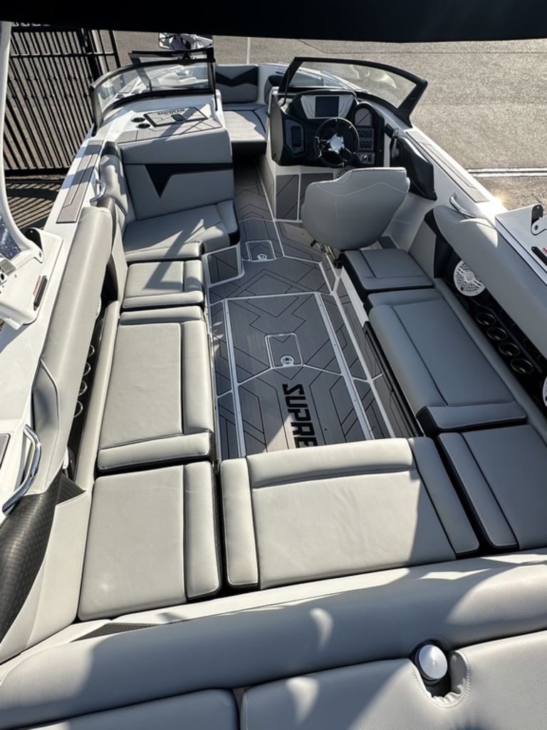 2024 supreme boats S240