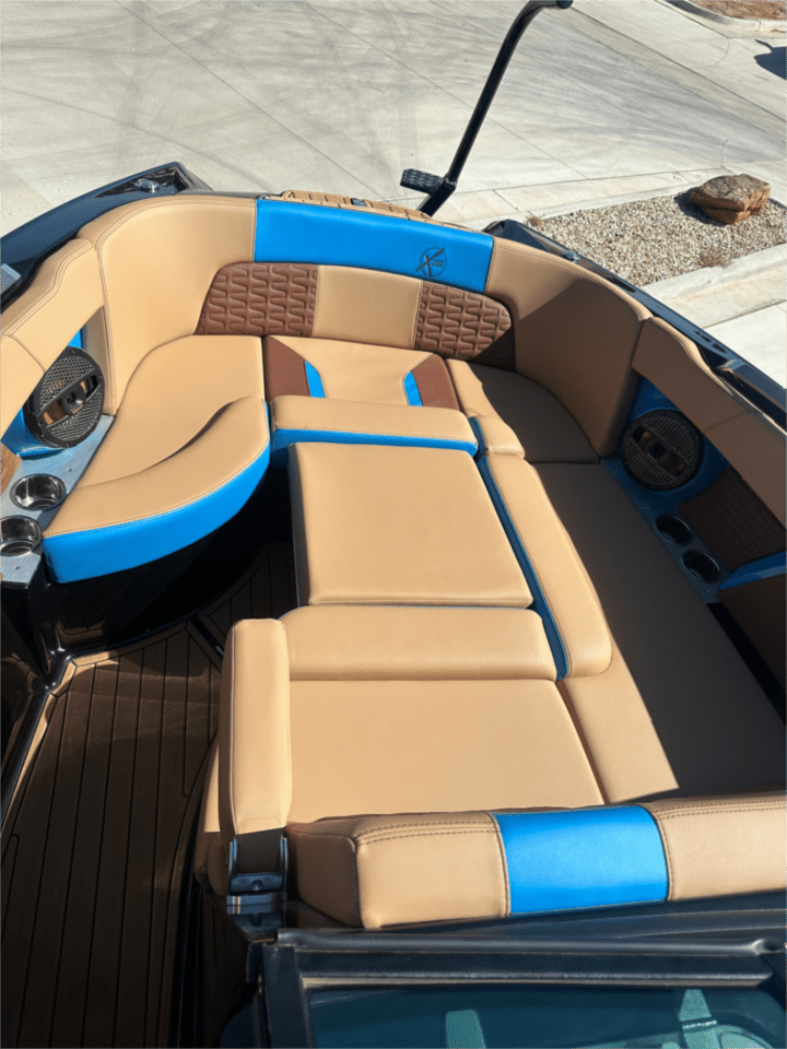 boat.Title