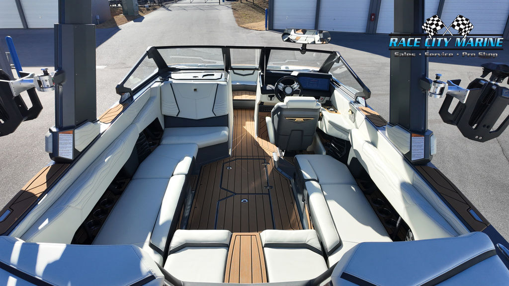 2025 Nautique G23