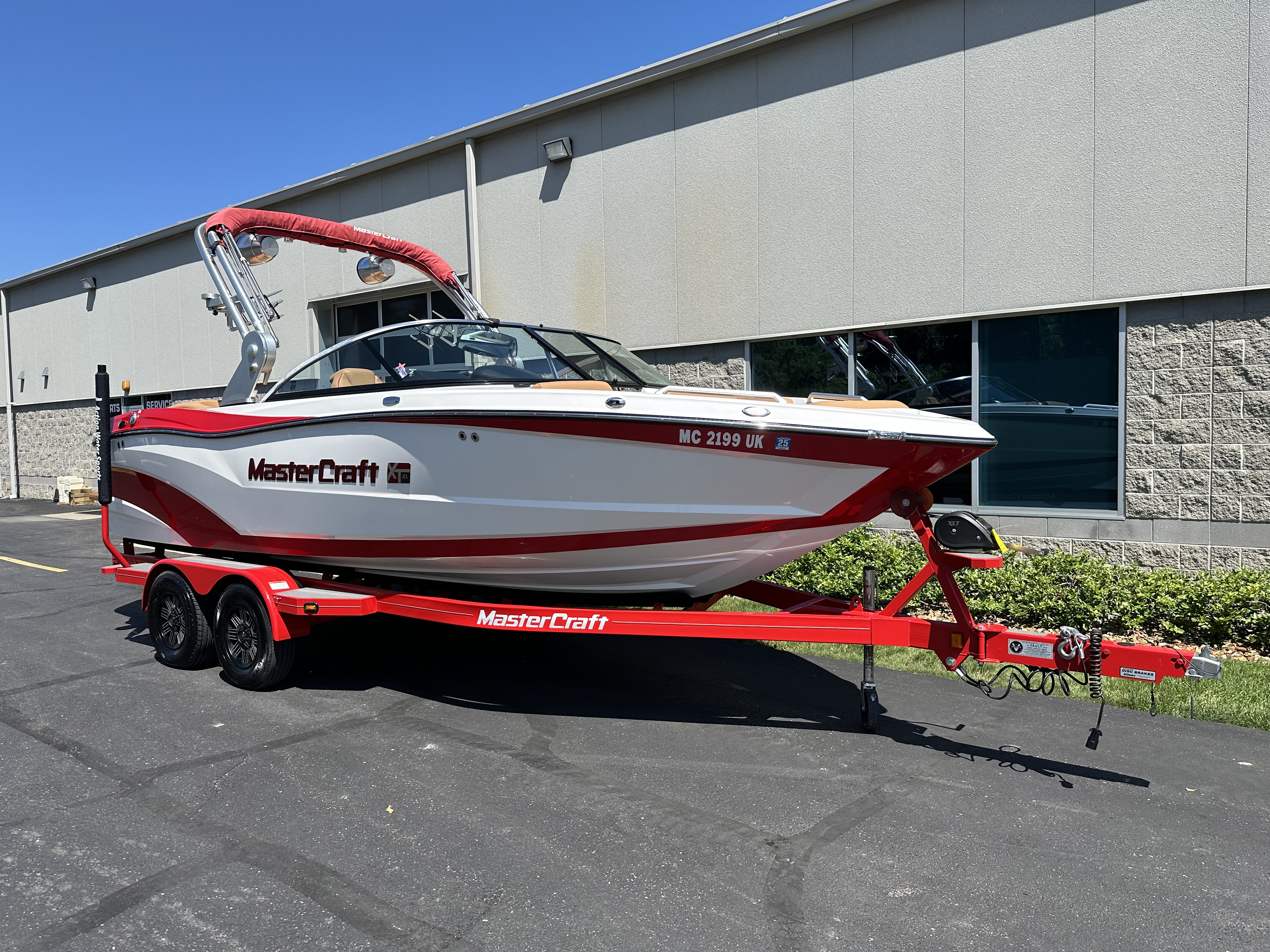 2019 MasterCraft XT21