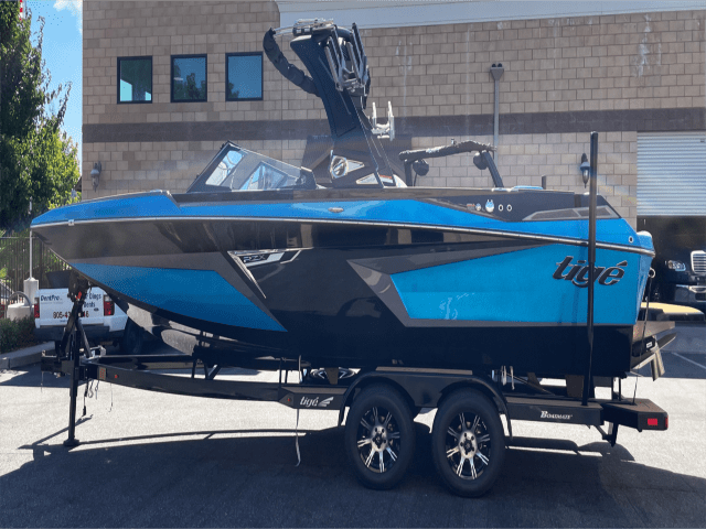NEW 2024 TIGE 22 RZX w/ Thruster REBATES!