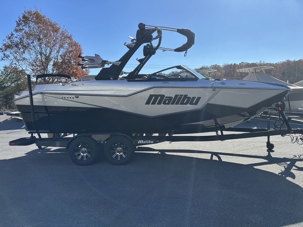 2025 Malibu Boats M230