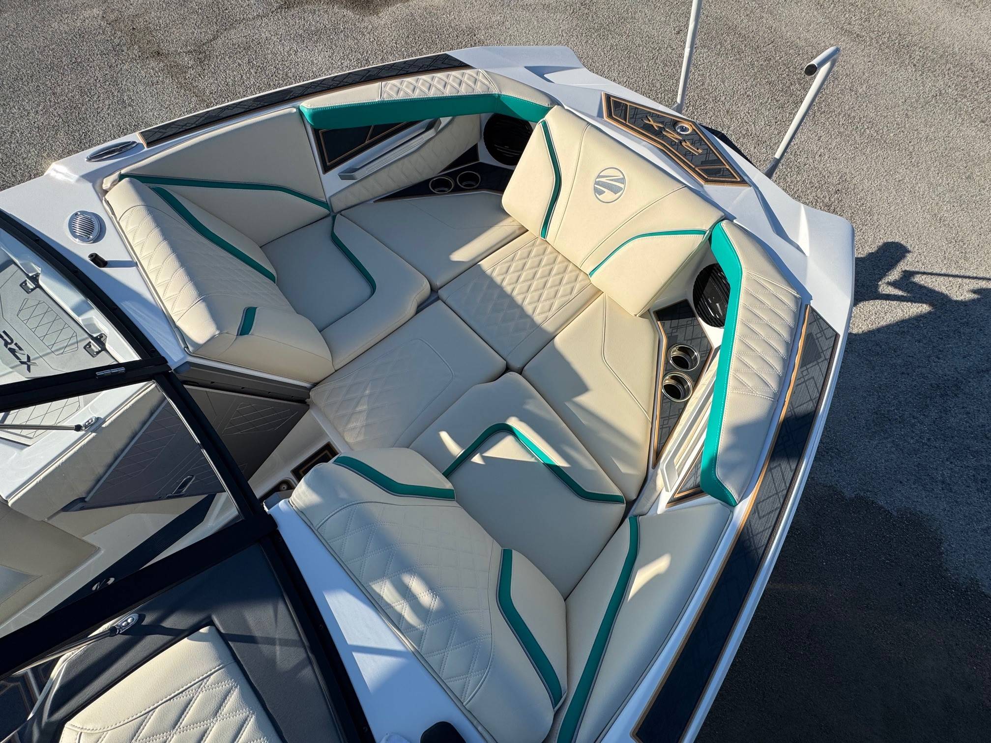 2025 Tige 22RZX Icon