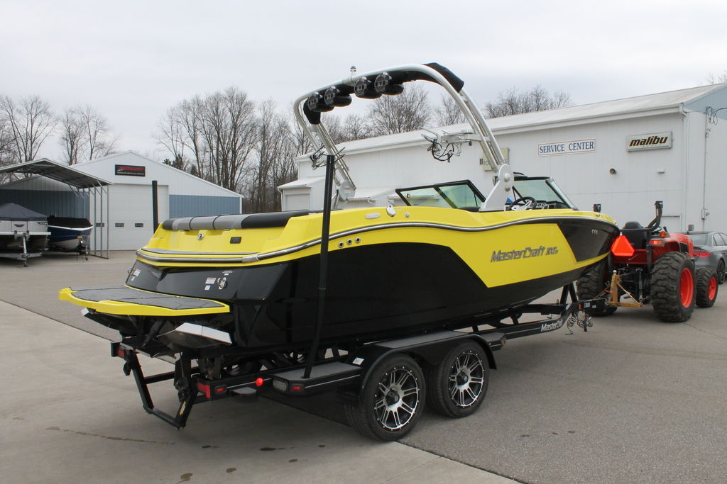 2018 MasterCraft NXT22