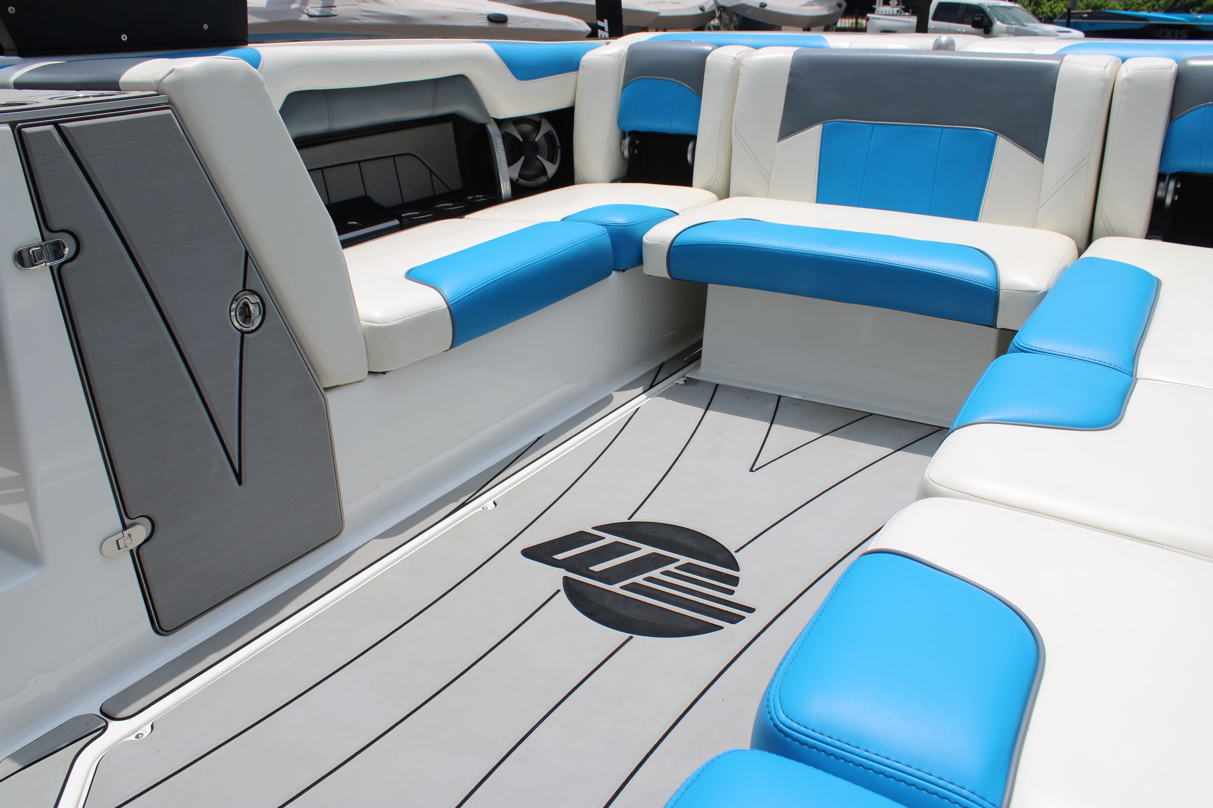 2020 Malibu 25 LSV