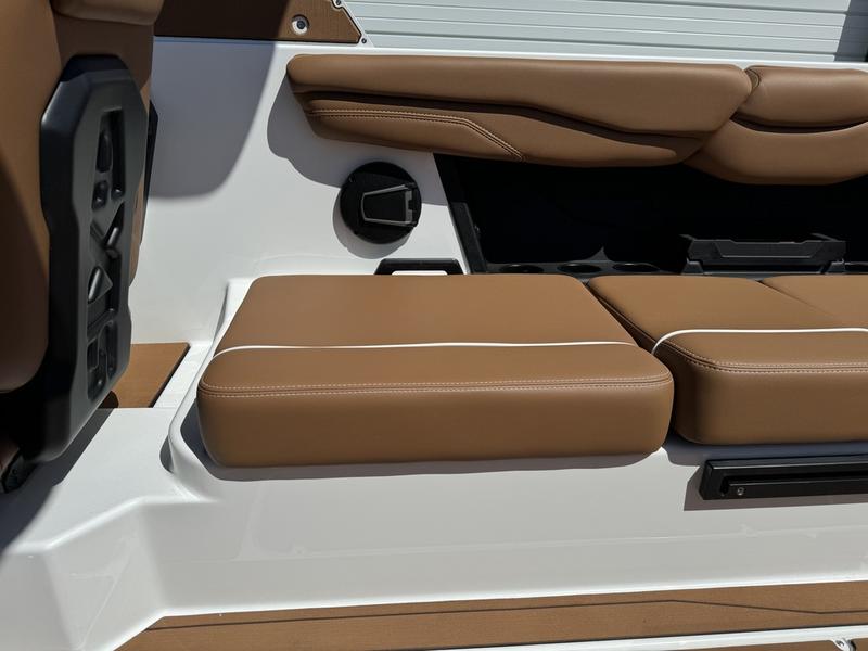 2025 Axis T250