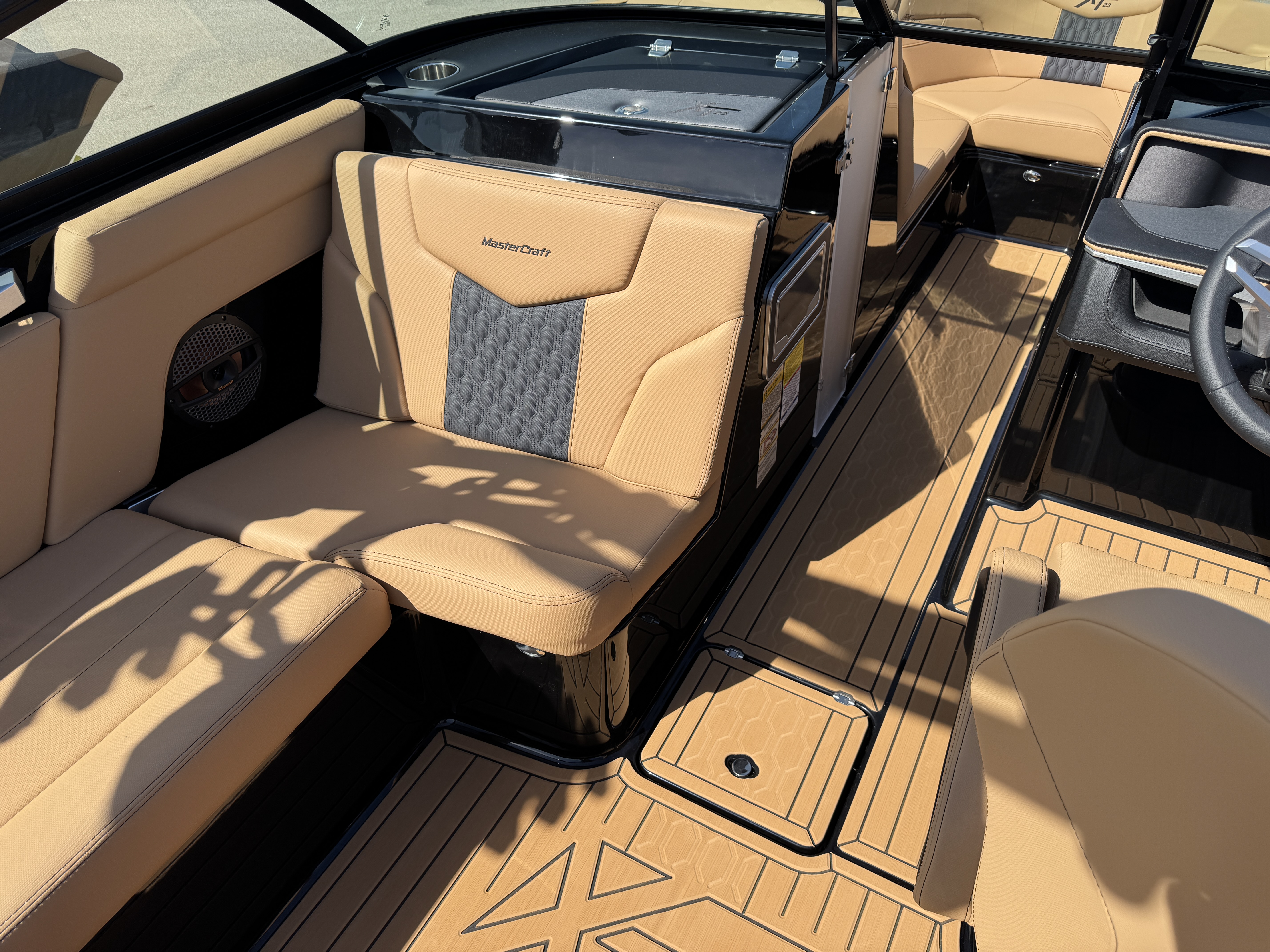 2025 MasterCraft XT23