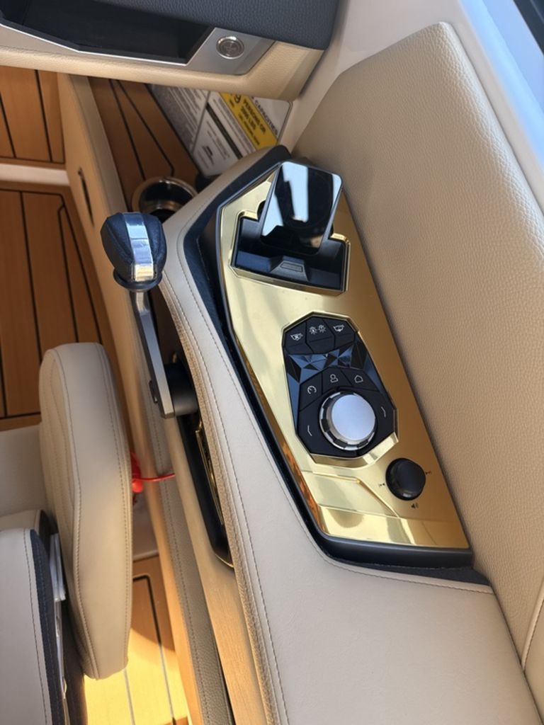 2025 Nautique G25 Centennial Edition