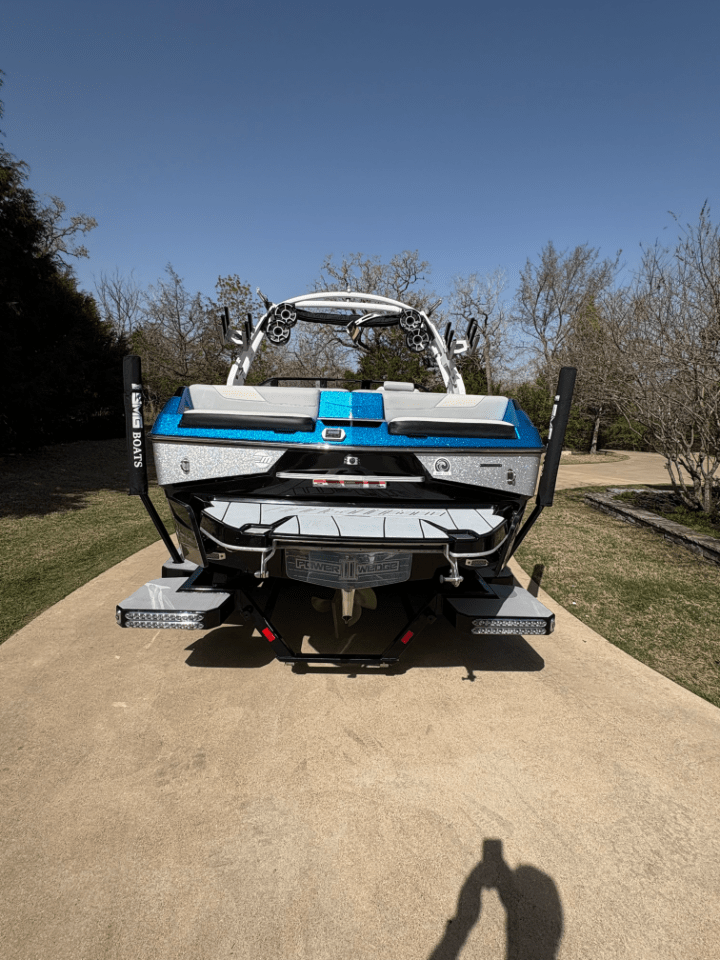 2020 Malibu 23 LSV