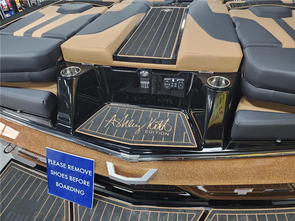 2024 Mastercraft XT-23 | 209111