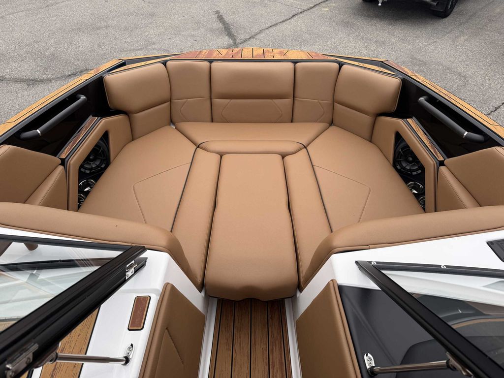 2025 MOOMBA Tykon