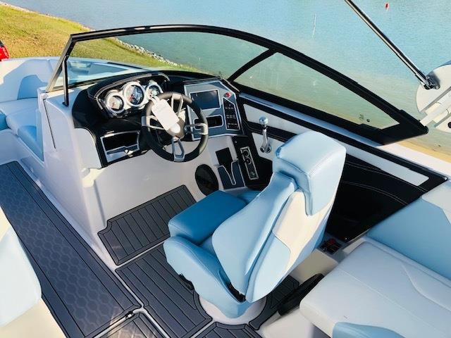 2023 MasterCraft XT24