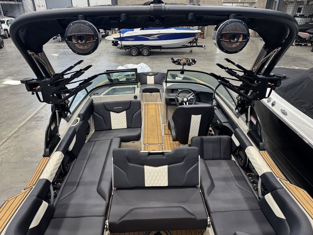2025 MasterCraft XT23