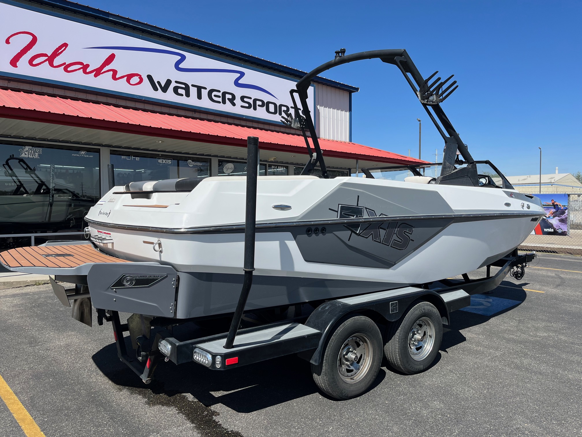 2021 Axis T22