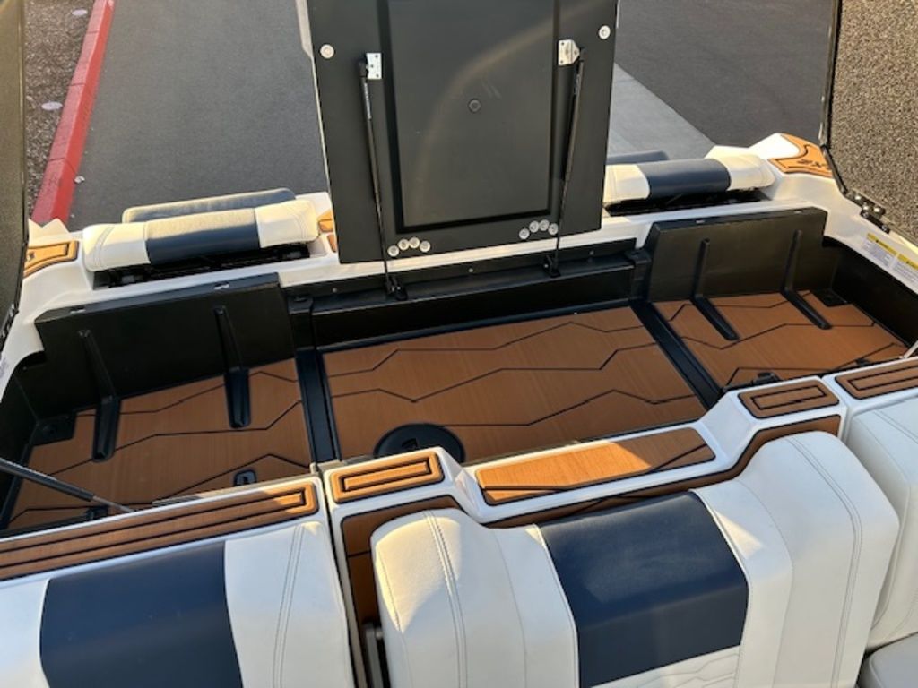 2025 Malibu Boats 24 MXZ