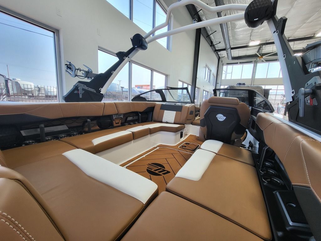 2024 Malibu Boats 23 LSV