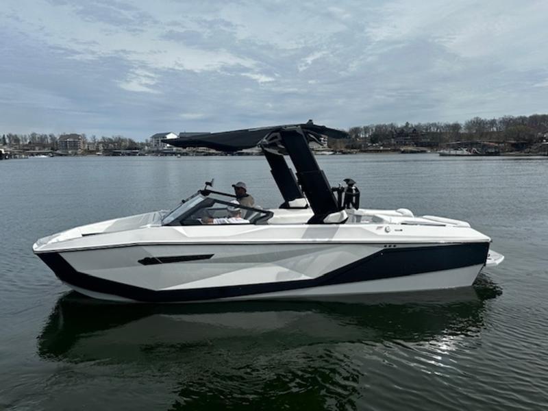 2025 Nautique G23