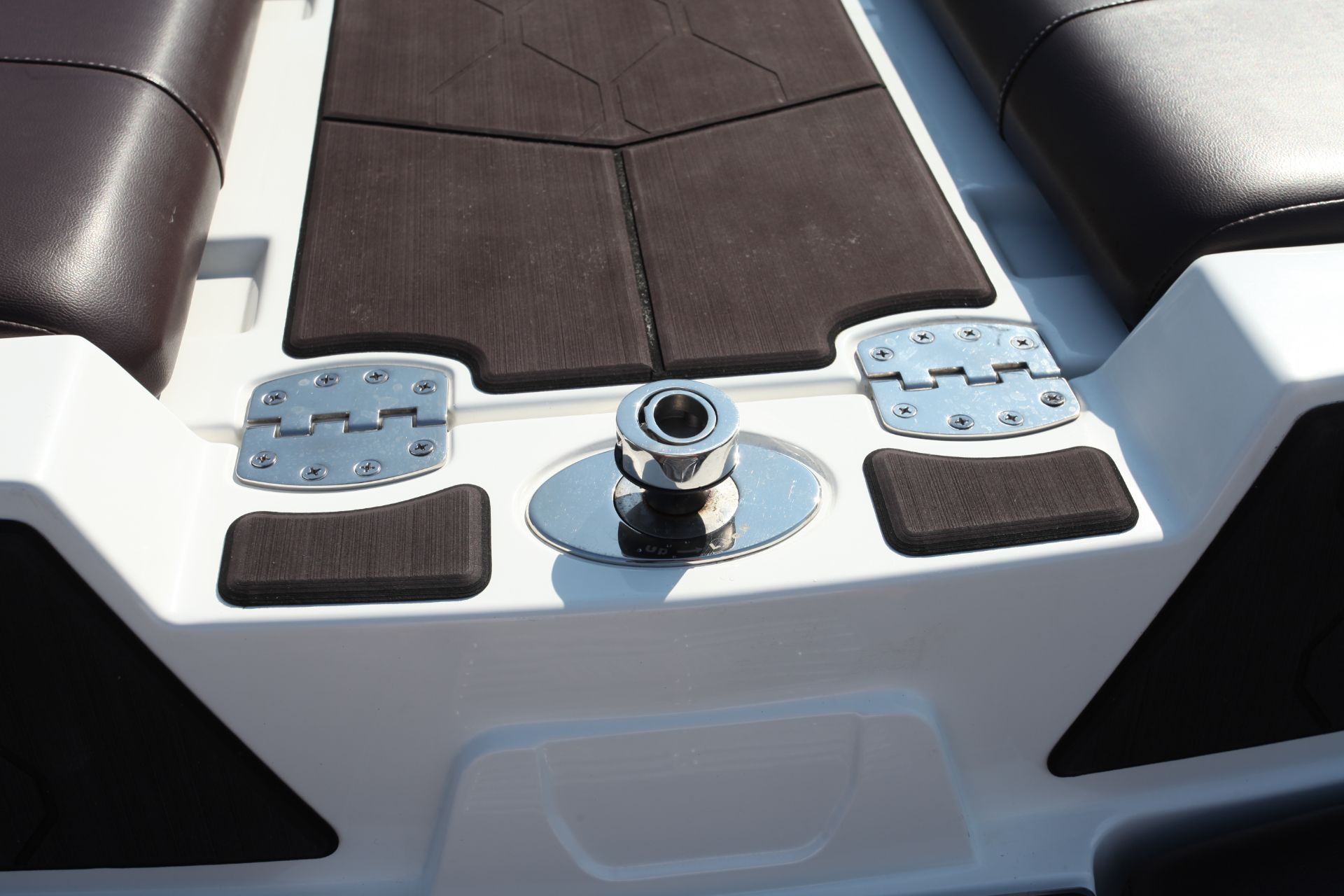  Malibu M220