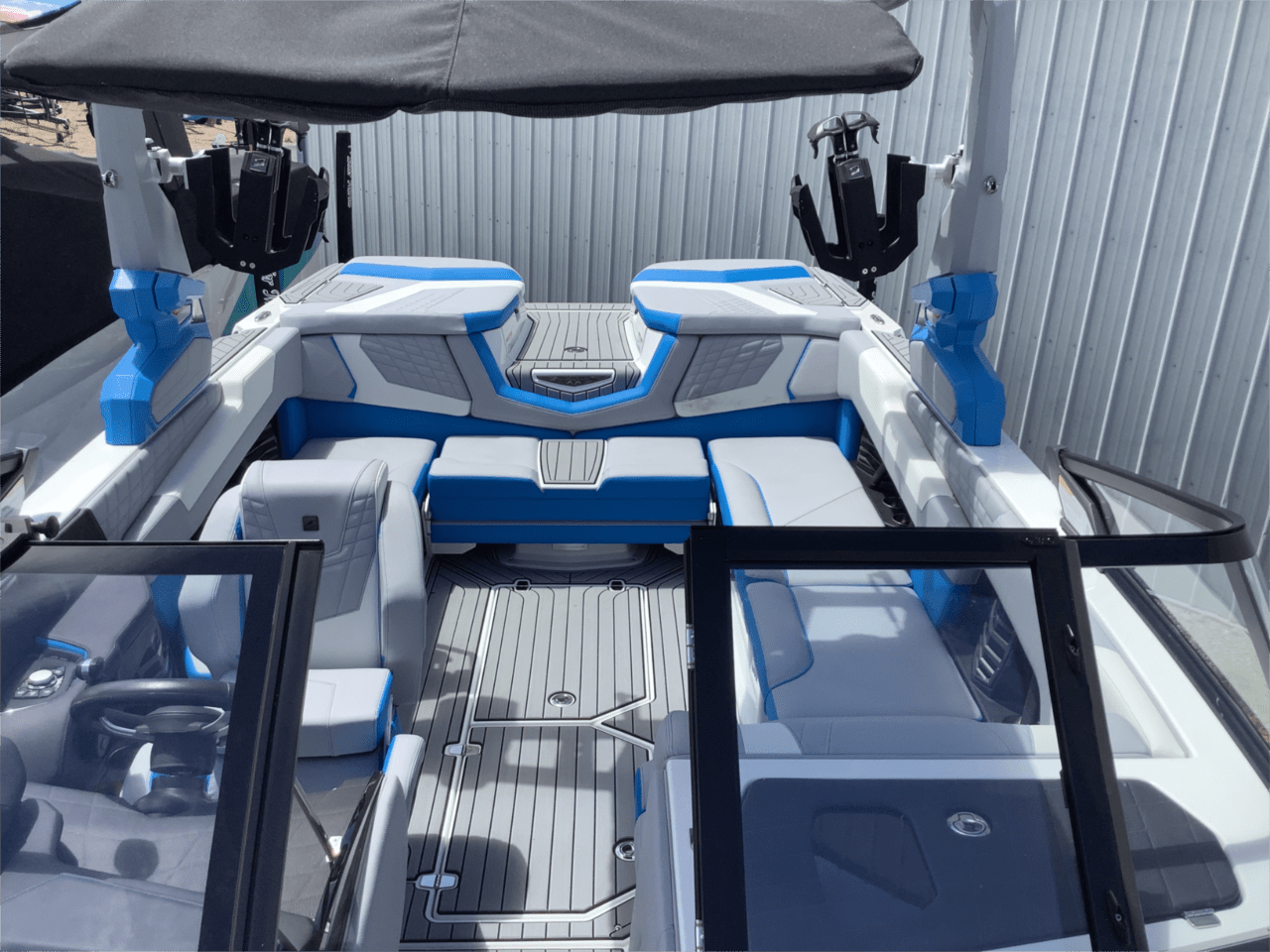 2024 Nautique G23