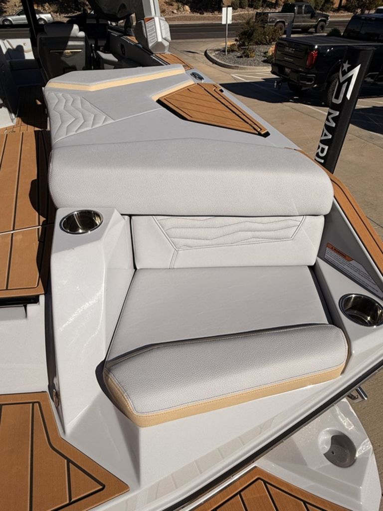 2025 Nautique G23 Centennial Edition