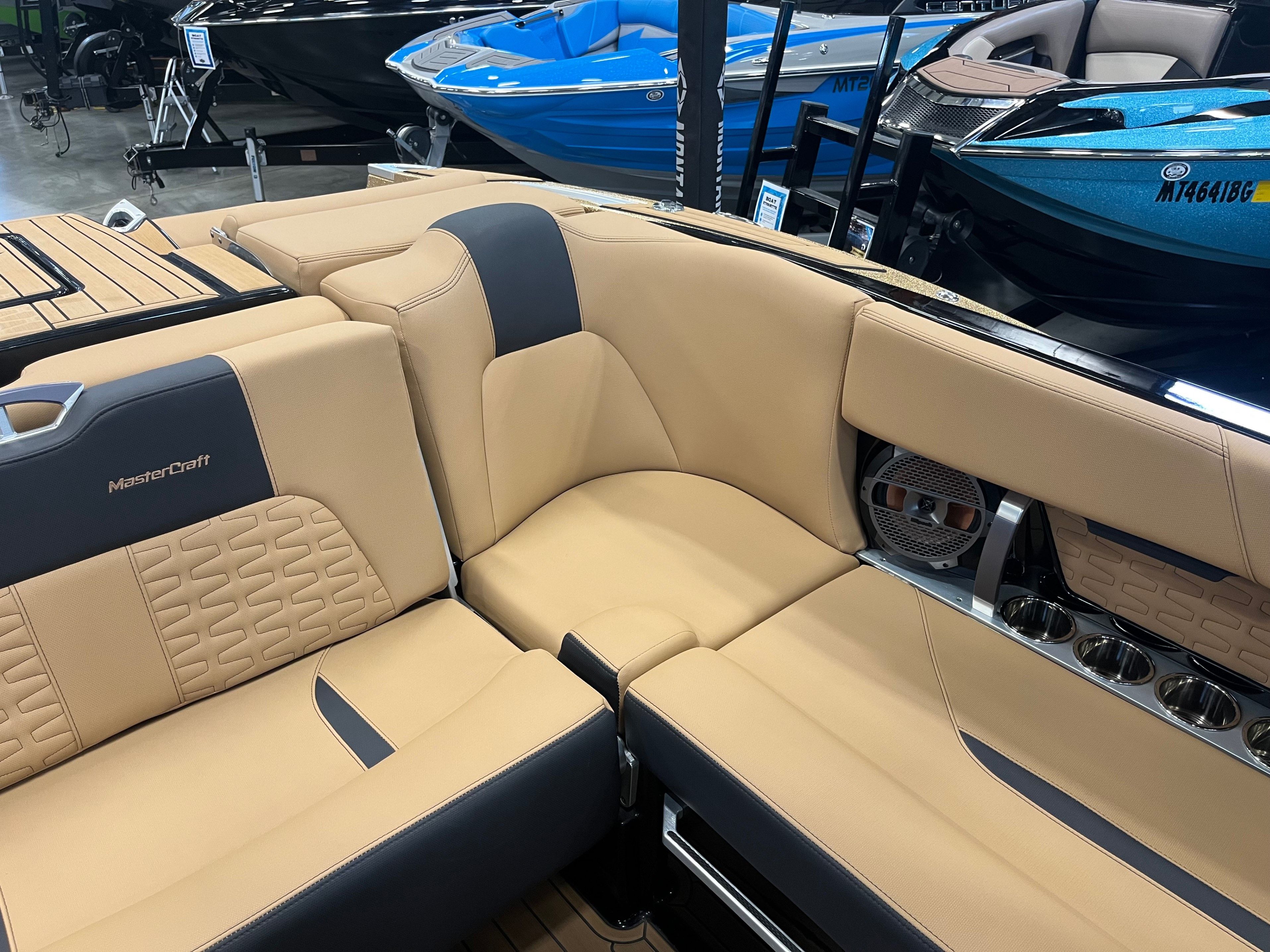 2022 MasterCraft X26