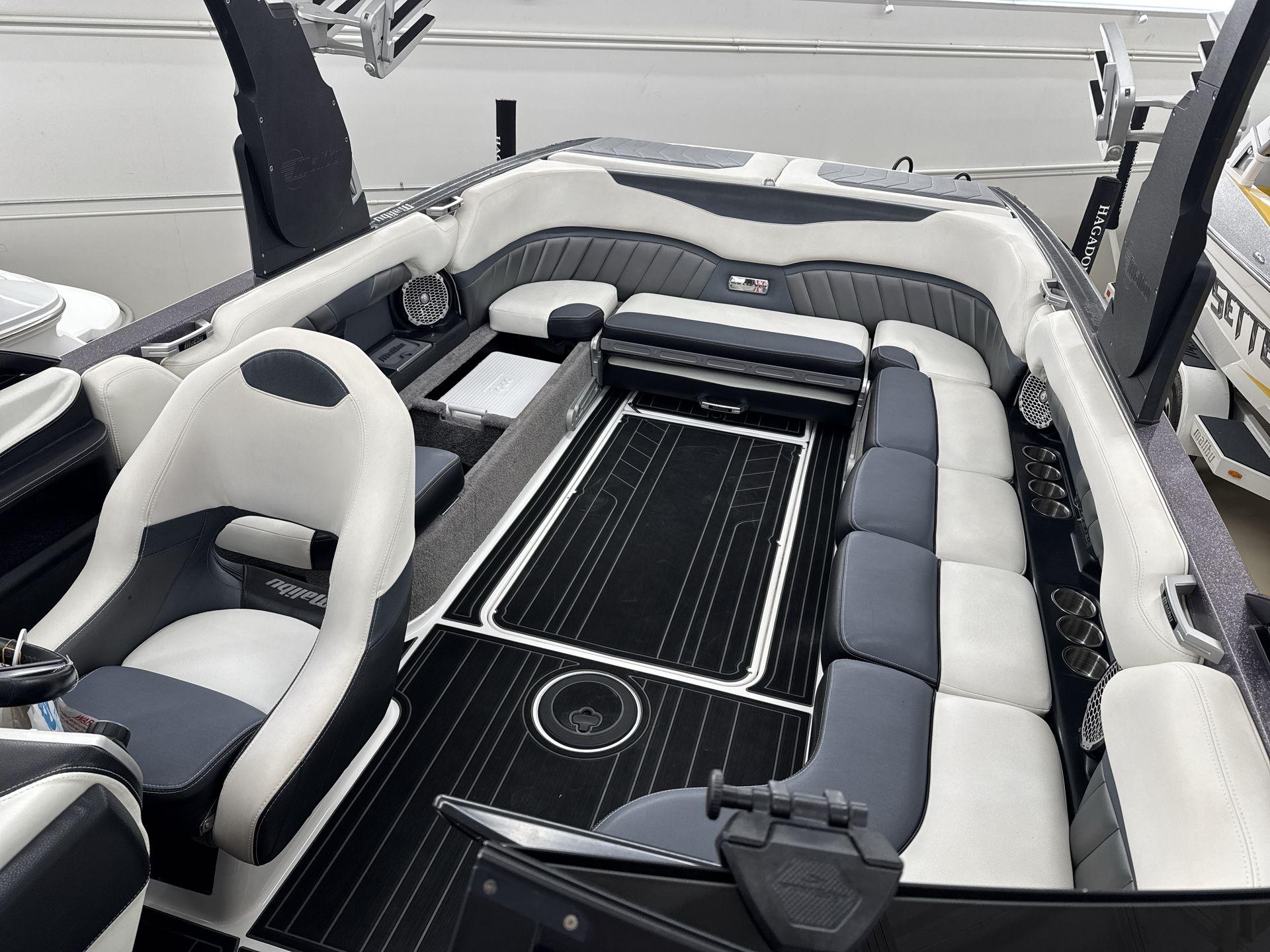 2016 Malibu 25 LSV