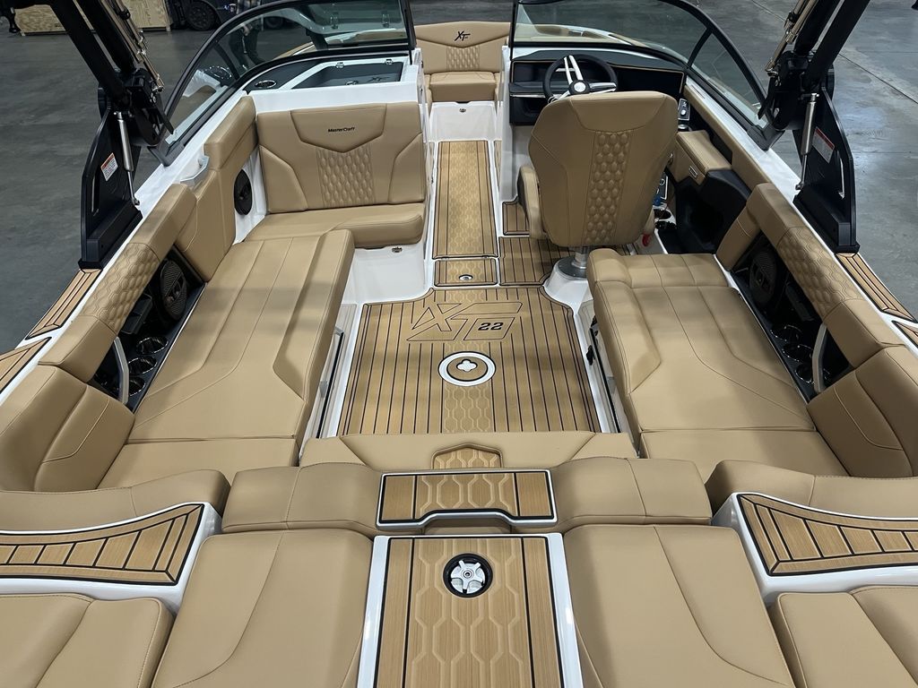 2025 MasterCraft XT22