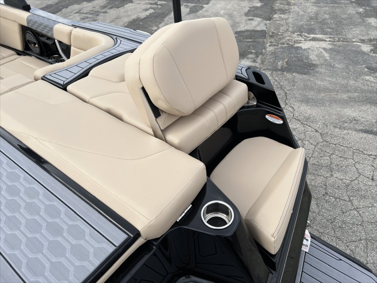 2023 MasterCraft XT-24 | 209097