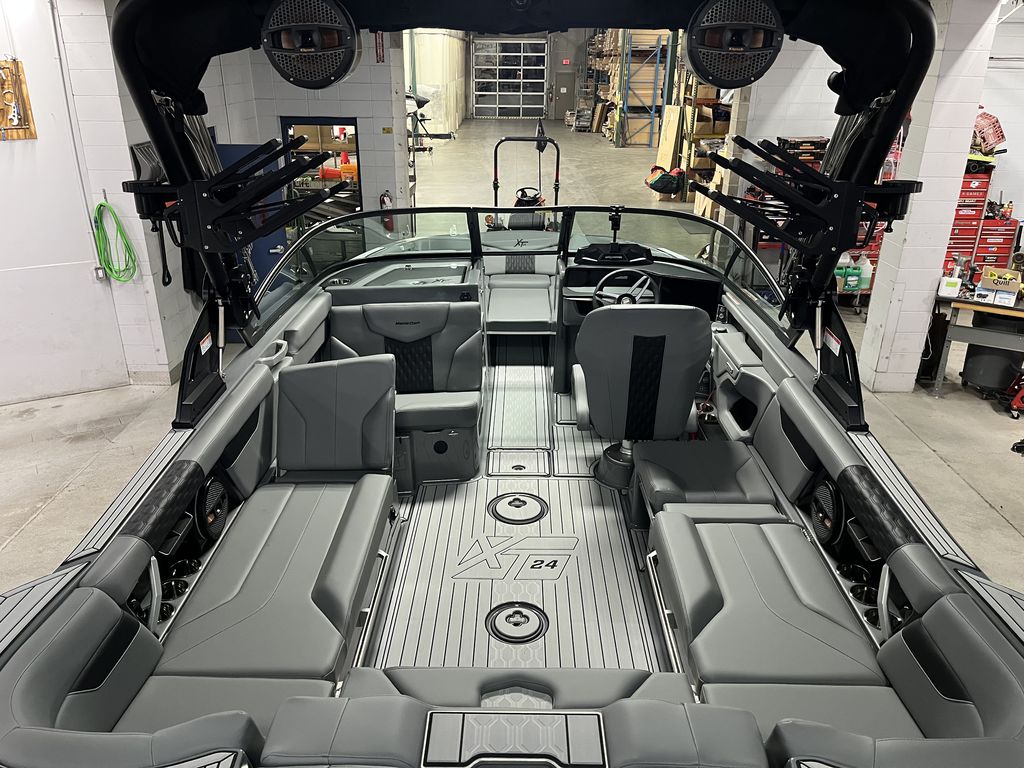 2025 MasterCraft XT24