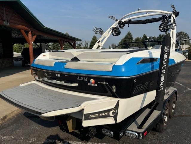 2016 Malibu 23 LSV – S7860