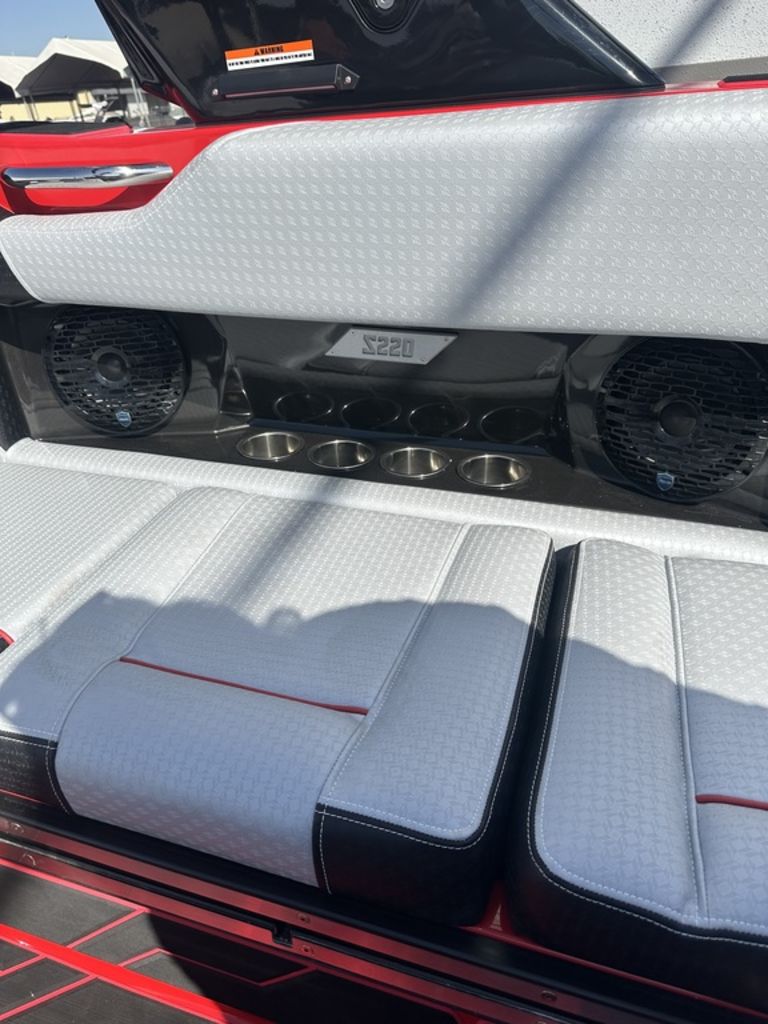 2024 supreme boats S220