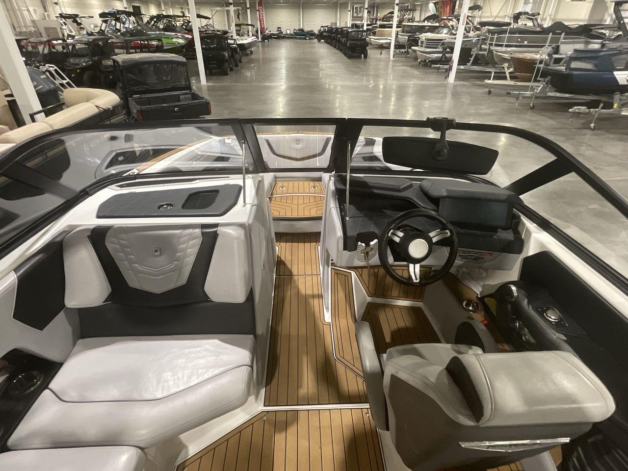 2023 Nautique G21