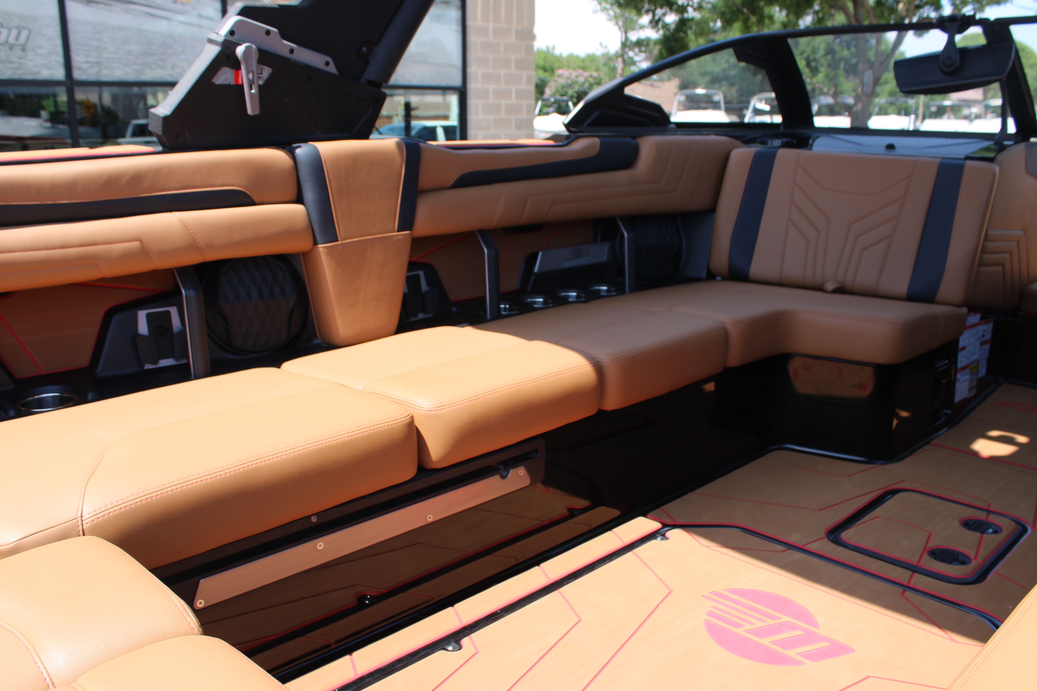 2025 Malibu 25 LSV