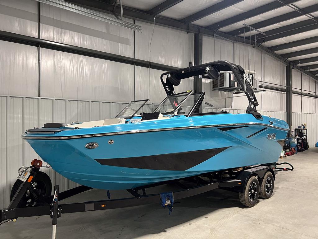 2023 Heyday Wake Boats H22