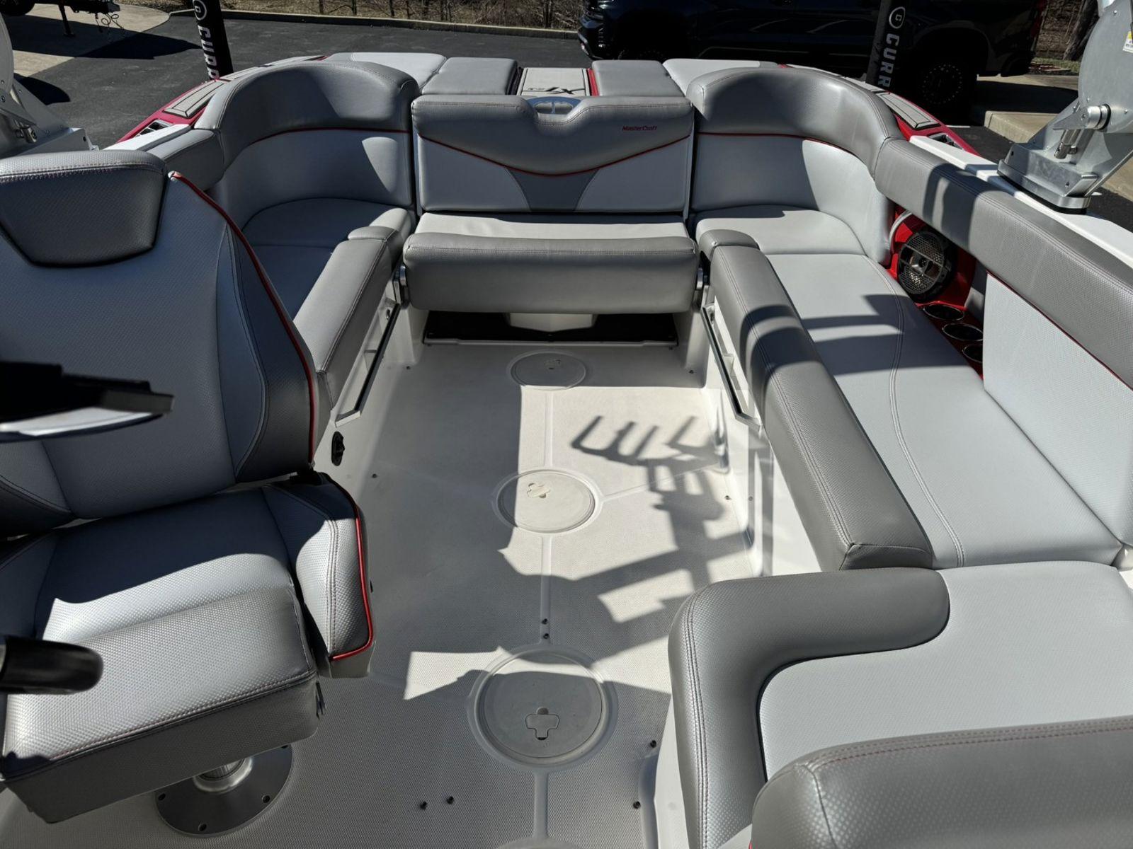2018 MasterCraft XT23