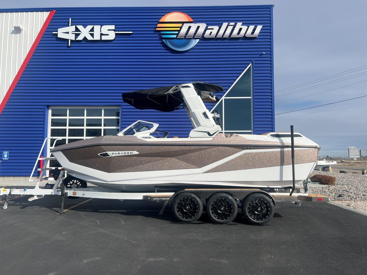 boat.Title