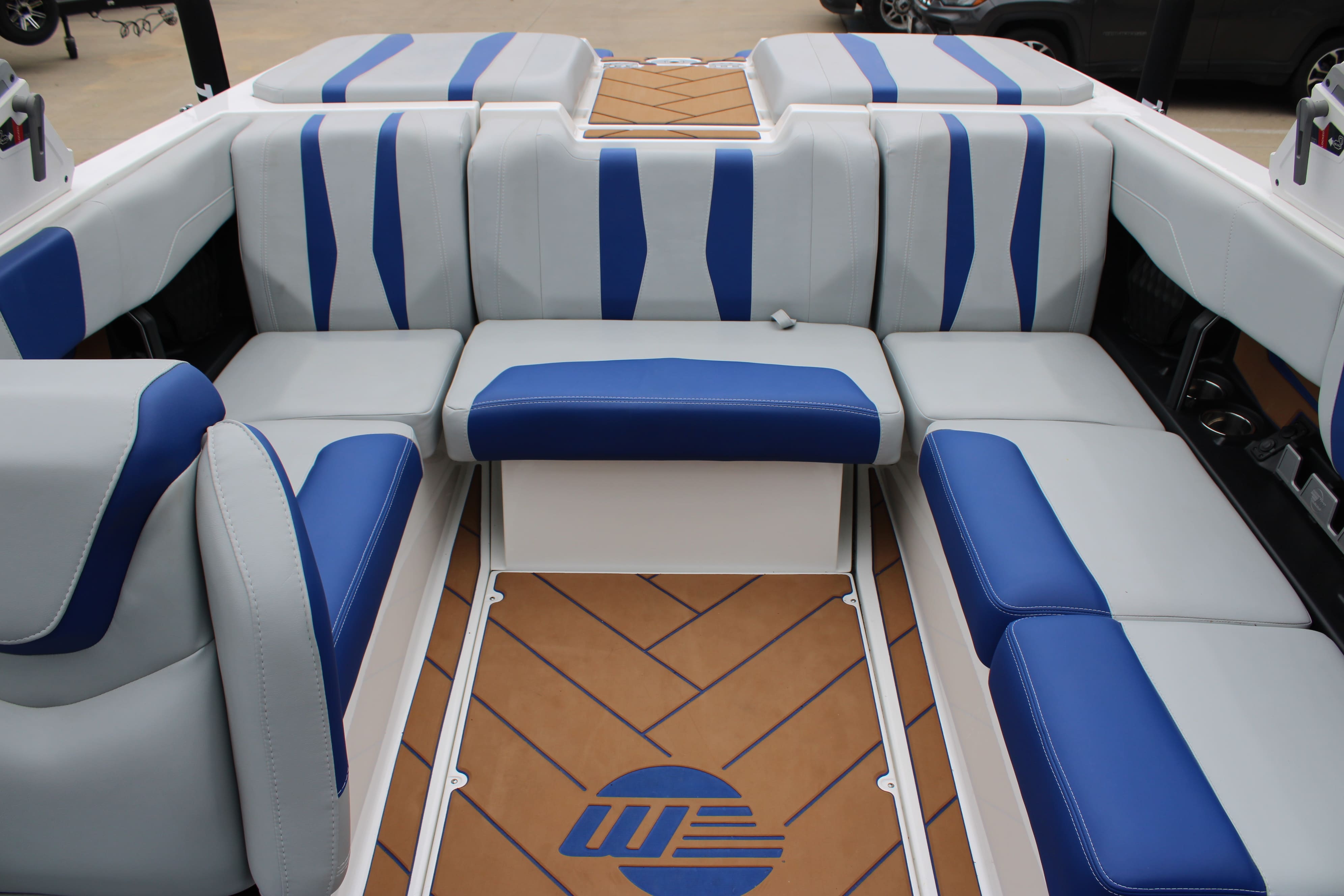 2023 Malibu 22 LSV